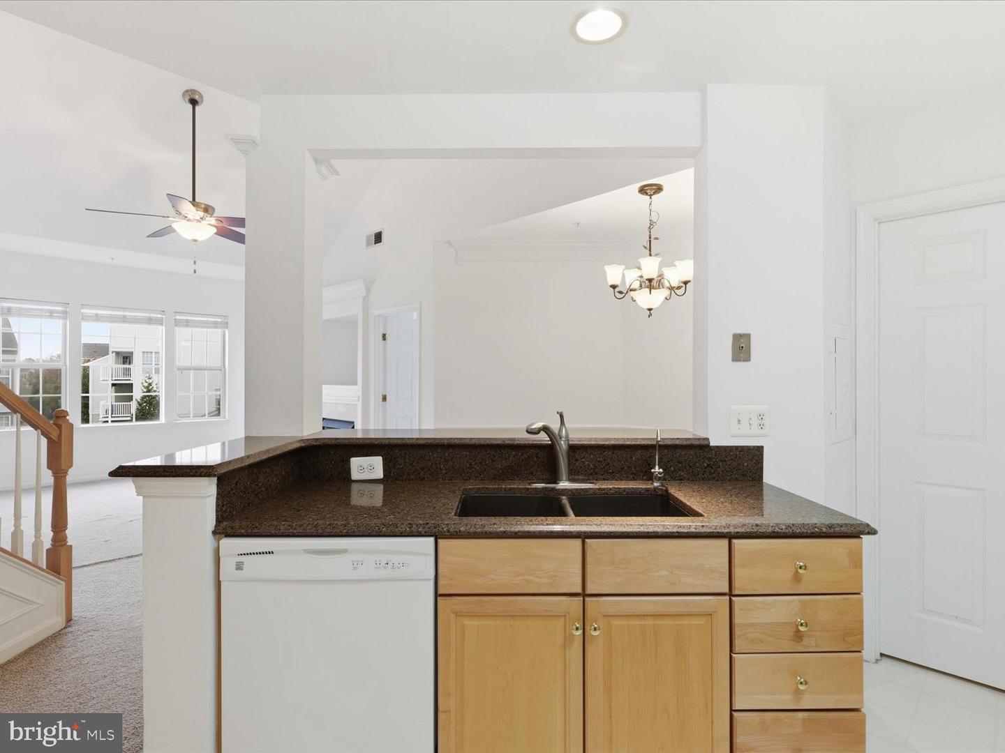 21855 LOCOMOTIVE TER #300, STERLING, Virginia 20166, 2 Bedrooms Bedrooms, 5 Rooms Rooms,2 BathroomsBathrooms,Residential,For sale,21855 LOCOMOTIVE TER #300,VALO2111344 MLS # VALO2111344