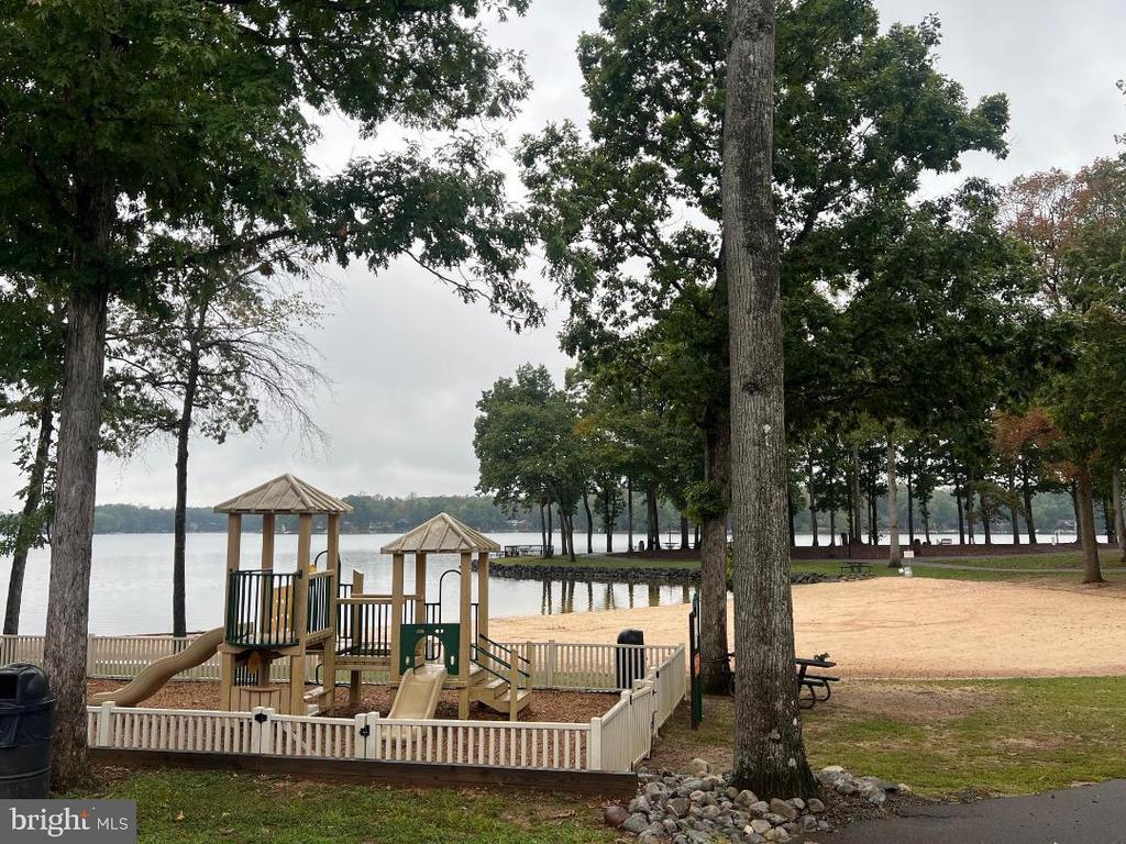 101 MONTICELLO CIR, LOCUST GROVE, Virginia 22508, 3 Bedrooms Bedrooms, ,2 BathroomsBathrooms,Residential,101 MONTICELLO CIR,VAOR2012484 MLS # VAOR2012484