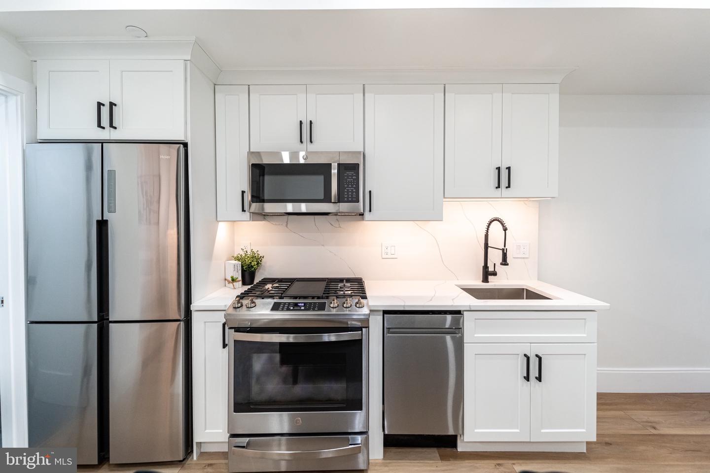 1714 EUCLID ST NW #2, WASHINGTON, District Of Columbia 20009, 2 Bedrooms Bedrooms, ,1 BathroomBathrooms,Residential,For sale,1714 EUCLID ST NW #2,DCDC2213266 MLS # DCDC2213266