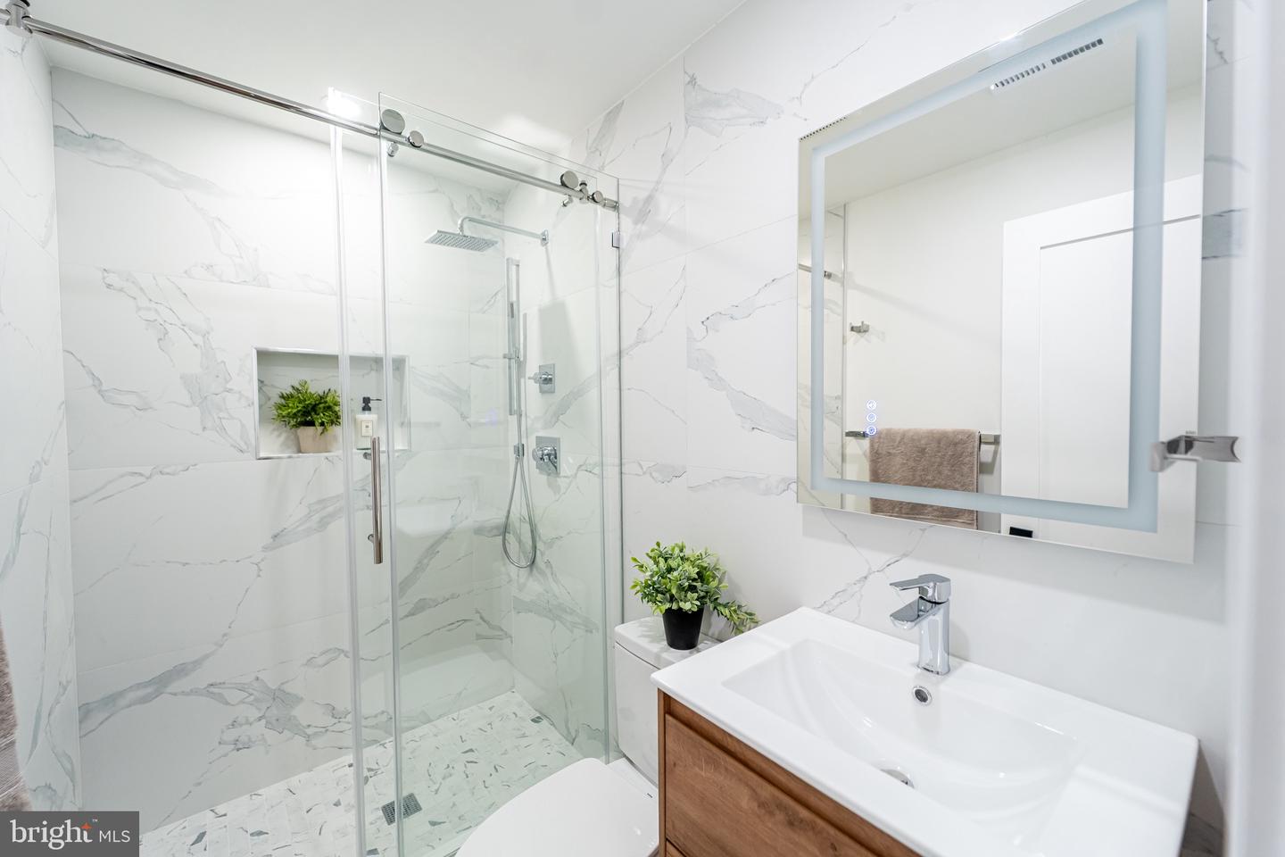 1714 EUCLID ST NW #2, WASHINGTON, District Of Columbia 20009, 2 Bedrooms Bedrooms, ,1 BathroomBathrooms,Residential,For sale,1714 EUCLID ST NW #2,DCDC2213266 MLS # DCDC2213266