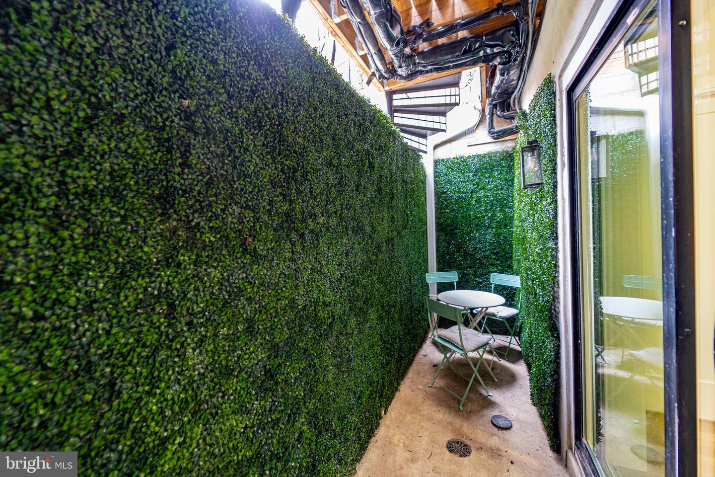 1714 EUCLID ST NW #2, WASHINGTON, District Of Columbia 20009, 2 Bedrooms Bedrooms, ,1 BathroomBathrooms,Residential,For sale,1714 EUCLID ST NW #2,DCDC2213266 MLS # DCDC2213266