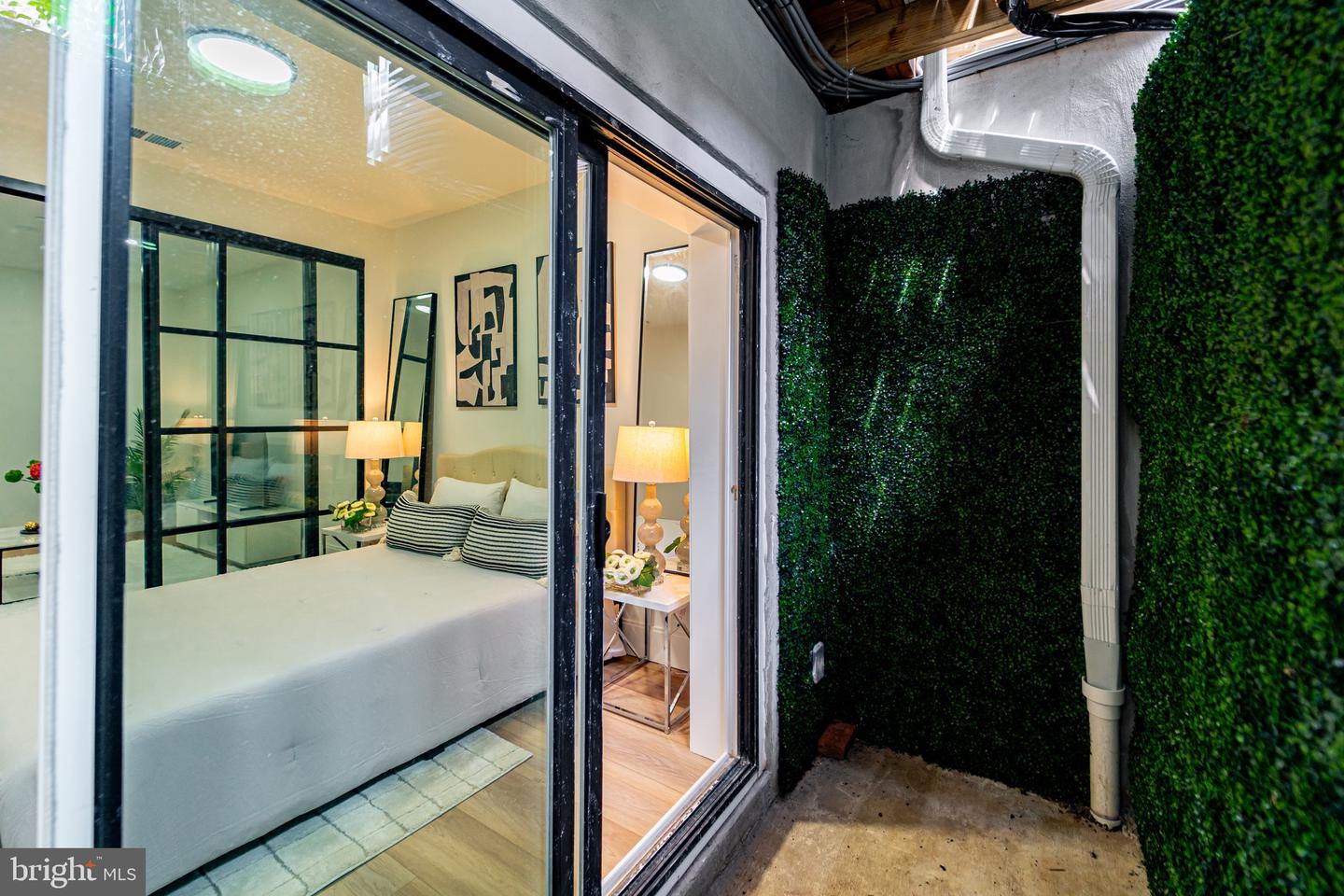 1714 EUCLID ST NW #2, WASHINGTON, District Of Columbia 20009, 2 Bedrooms Bedrooms, ,1 BathroomBathrooms,Residential,For sale,1714 EUCLID ST NW #2,DCDC2213266 MLS # DCDC2213266