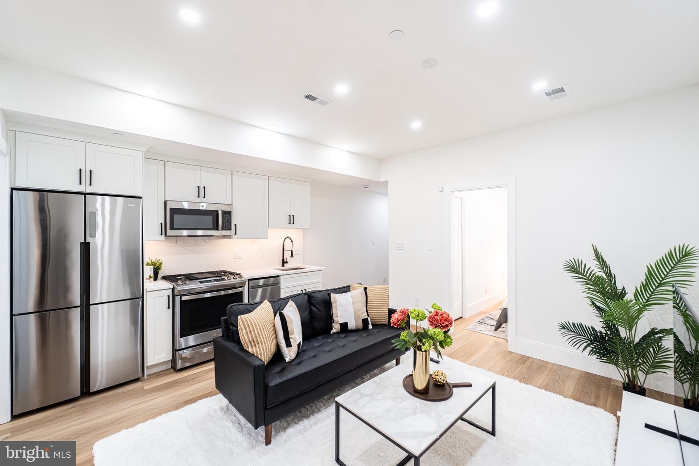 1714 EUCLID ST NW #2, WASHINGTON, District Of Columbia 20009, 2 Bedrooms Bedrooms, ,1 BathroomBathrooms,Residential,For sale,1714 EUCLID ST NW #2,DCDC2213266 MLS # DCDC2213266