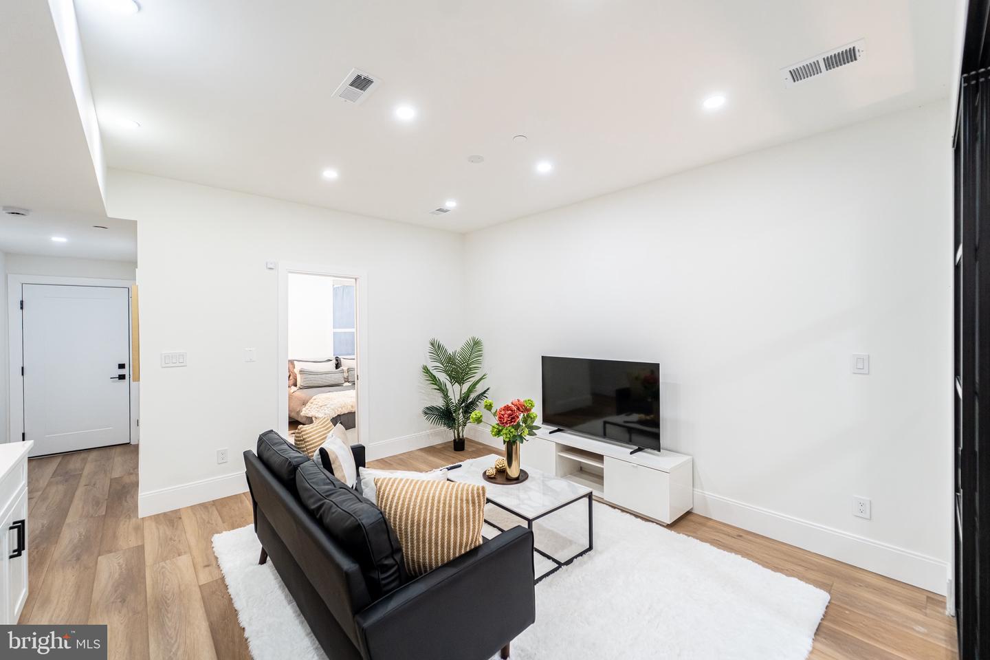 1714 EUCLID ST NW #2, WASHINGTON, District Of Columbia 20009, 2 Bedrooms Bedrooms, ,1 BathroomBathrooms,Residential,For sale,1714 EUCLID ST NW #2,DCDC2213266 MLS # DCDC2213266