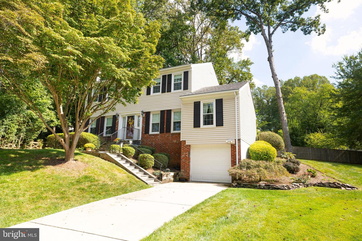 5307 AMBER CT, BURKE, Virginia 22015, 5 Bedrooms Bedrooms, ,2 BathroomsBathrooms,Residential,For sale,5307 AMBER CT,VAFX2264250 MLS # VAFX2264250