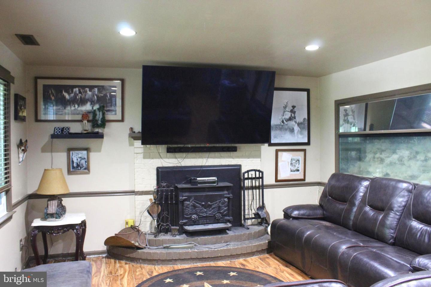 15090 JONAH COVE PL, WOODBRIDGE, Virginia 22193, 5 Bedrooms Bedrooms, ,2 BathroomsBathrooms,Residential,For sale,15090 JONAH COVE PL,VAPW2103114 MLS # VAPW2103114