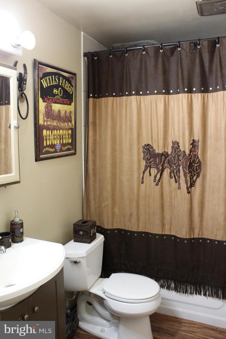 15090 JONAH COVE PL, WOODBRIDGE, Virginia 22193, 5 Bedrooms Bedrooms, ,2 BathroomsBathrooms,Residential,For sale,15090 JONAH COVE PL,VAPW2103114 MLS # VAPW2103114