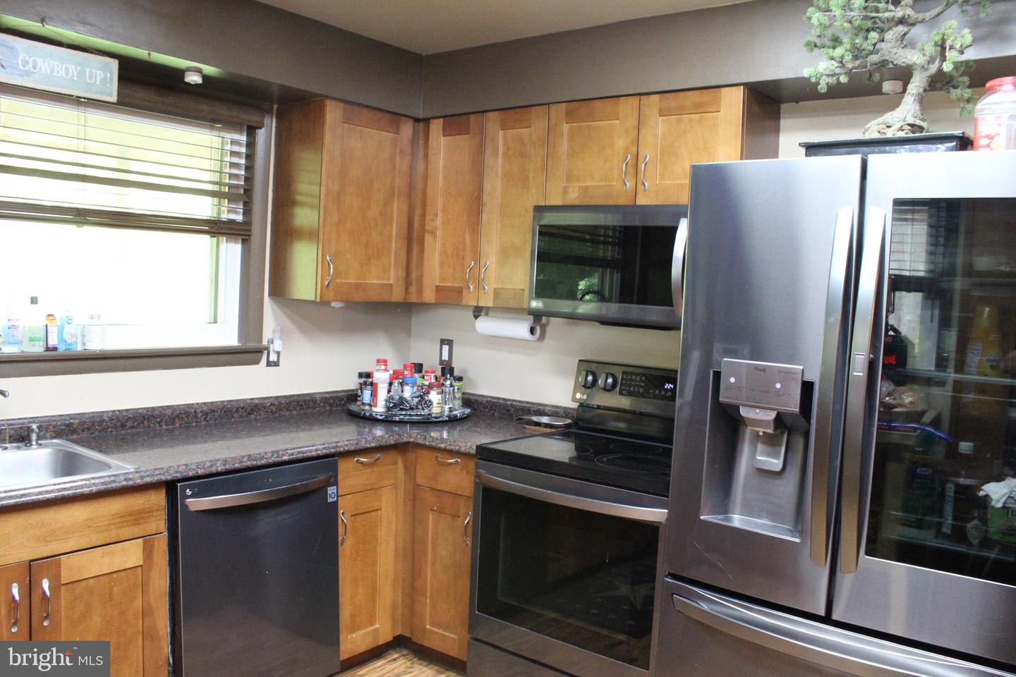 15090 JONAH COVE PL, WOODBRIDGE, Virginia 22193, 5 Bedrooms Bedrooms, ,2 BathroomsBathrooms,Residential,For sale,15090 JONAH COVE PL,VAPW2103114 MLS # VAPW2103114