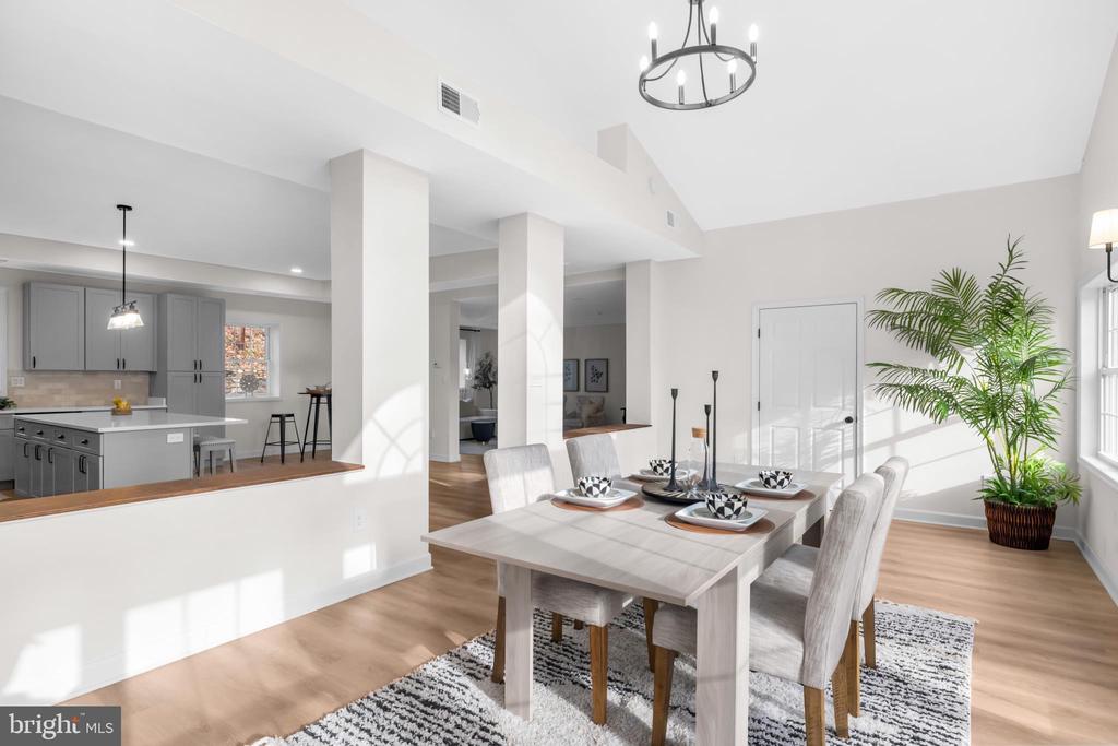 5233 LEE HWY, WARRENTON, Virginia, 5 Bedrooms Bedrooms, ,3 BathroomsBathrooms,Residential,5233 LEE HWY,VAFQ2019688 MLS # VAFQ2019688