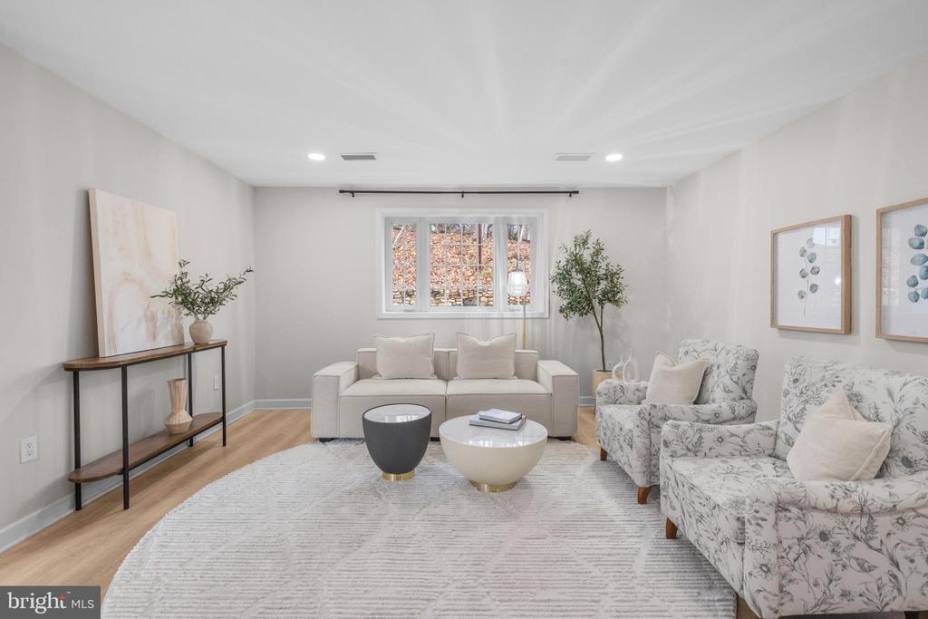 5233 LEE HWY, WARRENTON, Virginia, 5 Bedrooms Bedrooms, ,3 BathroomsBathrooms,Residential,5233 LEE HWY,VAFQ2019688 MLS # VAFQ2019688