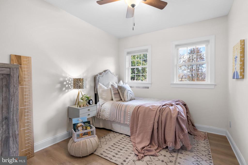 5233 LEE HWY, WARRENTON, Virginia, 5 Bedrooms Bedrooms, ,3 BathroomsBathrooms,Residential,5233 LEE HWY,VAFQ2019688 MLS # VAFQ2019688