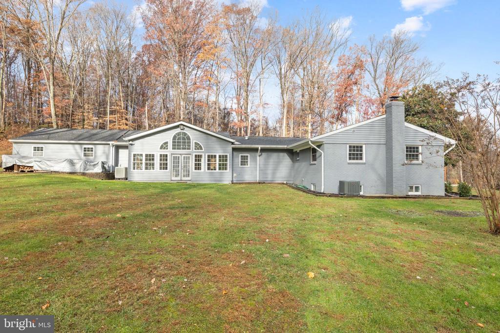 5233 LEE HWY, WARRENTON, Virginia, 5 Bedrooms Bedrooms, ,3 BathroomsBathrooms,Residential,5233 LEE HWY,VAFQ2019688 MLS # VAFQ2019688