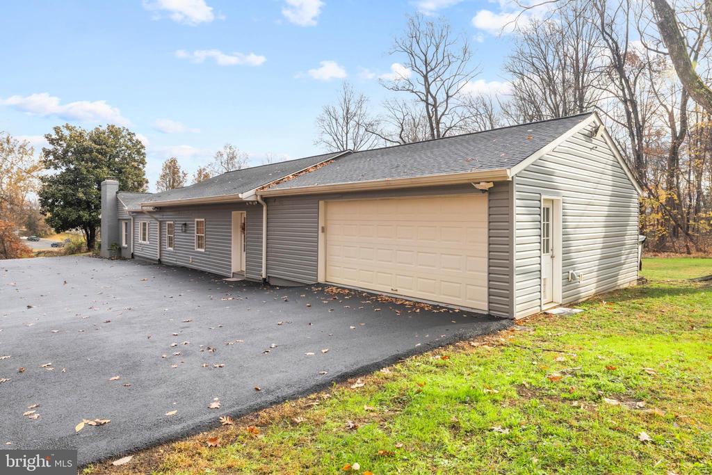 5233 LEE HWY, WARRENTON, Virginia, 5 Bedrooms Bedrooms, ,3 BathroomsBathrooms,Residential,5233 LEE HWY,VAFQ2019688 MLS # VAFQ2019688