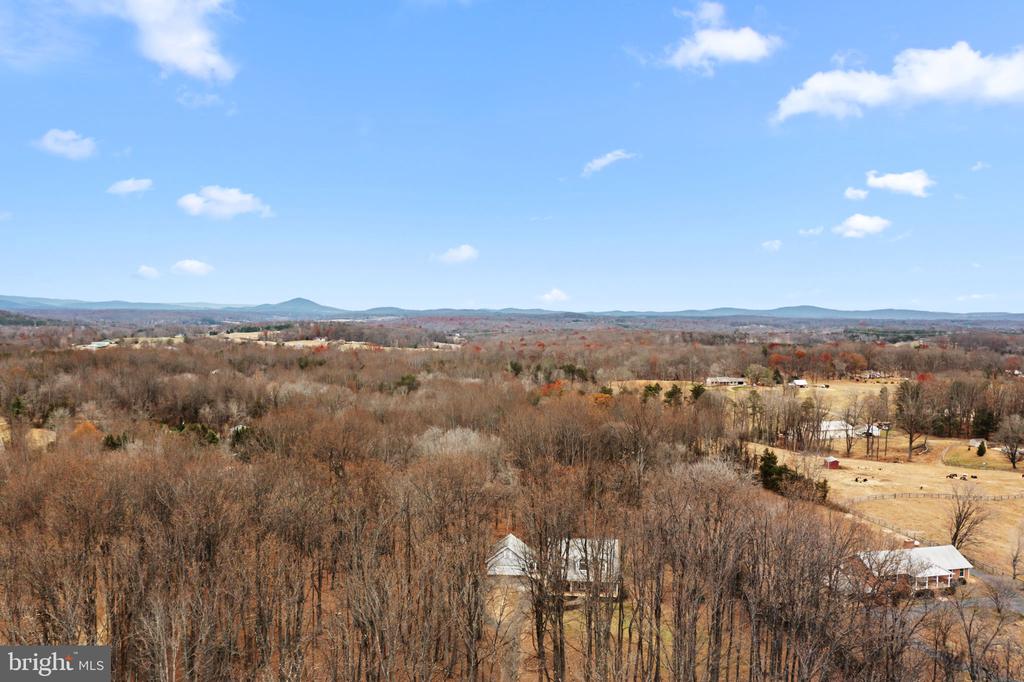 14555 LEE HWY, AMISSVILLE, Virginia 20106, 4 Bedrooms Bedrooms, ,4 BathroomsBathrooms,Residential,14555 LEE HWY,VARP2002390 MLS # VARP2002390