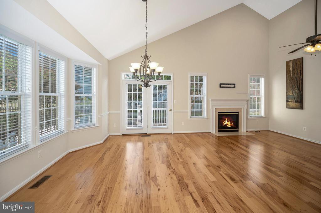 5105 SEWELLS POINTE DR, FREDERICKSBURG, Virginia 22407, 4 Bedrooms Bedrooms, ,4 BathroomsBathrooms,Residential,5105 SEWELLS POINTE DR,VASP2037728 MLS # VASP2037728