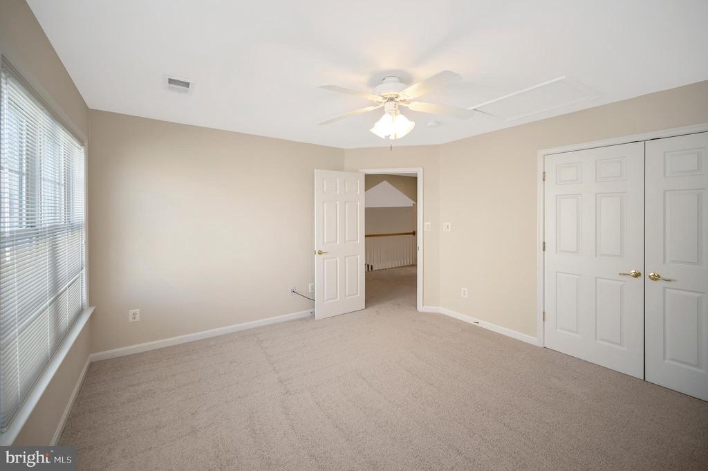 5105 SEWELLS POINTE DR, FREDERICKSBURG, Virginia 22407, 4 Bedrooms Bedrooms, ,4 BathroomsBathrooms,Residential,5105 SEWELLS POINTE DR,VASP2037728 MLS # VASP2037728