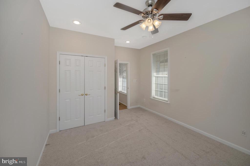 5105 SEWELLS POINTE DR, FREDERICKSBURG, Virginia 22407, 4 Bedrooms Bedrooms, ,4 BathroomsBathrooms,Residential,5105 SEWELLS POINTE DR,VASP2037728 MLS # VASP2037728