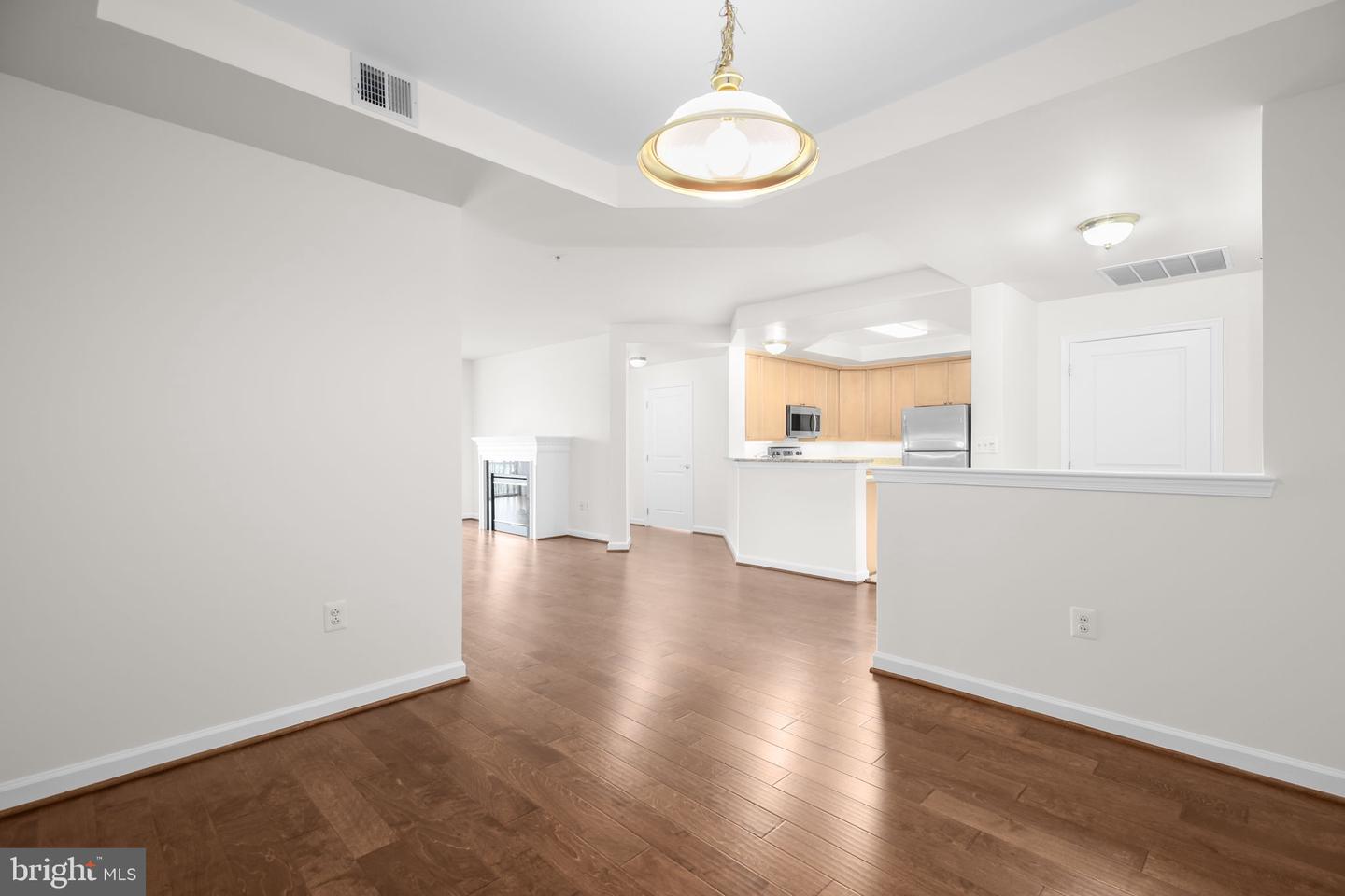 485 HARBOR SIDE ST #405, WOODBRIDGE, Virginia 22191, 2 Bedrooms Bedrooms, ,2 BathroomsBathrooms,Residential,For sale,485 HARBOR SIDE ST #405,VAPW2104288 MLS # VAPW2104288