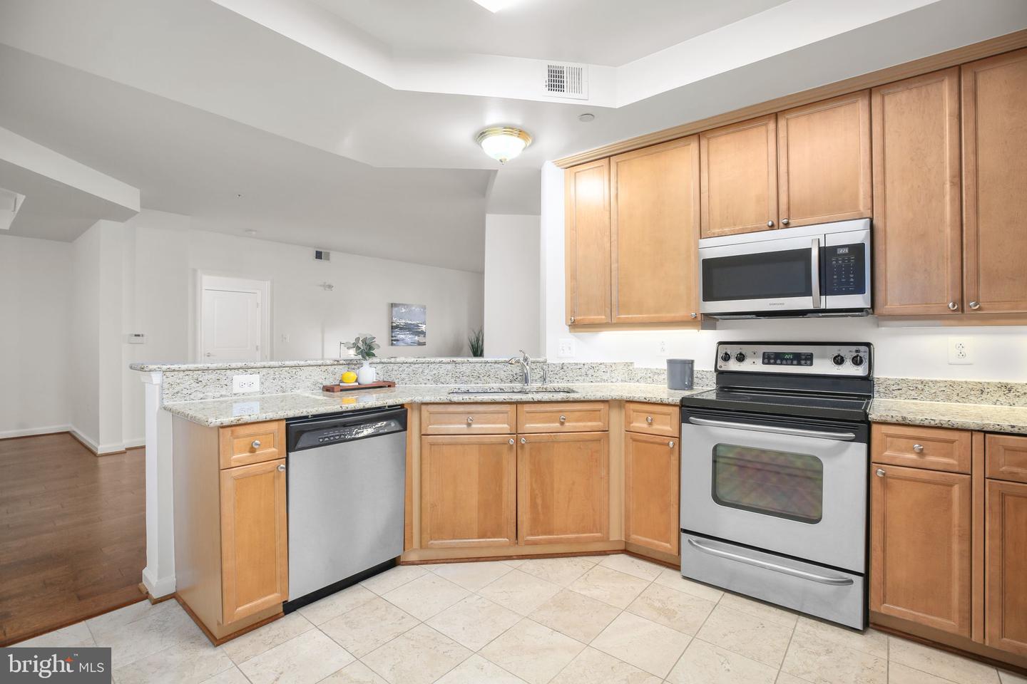 485 HARBOR SIDE ST #405, WOODBRIDGE, Virginia 22191, 2 Bedrooms Bedrooms, ,2 BathroomsBathrooms,Residential,For sale,485 HARBOR SIDE ST #405,VAPW2104288 MLS # VAPW2104288