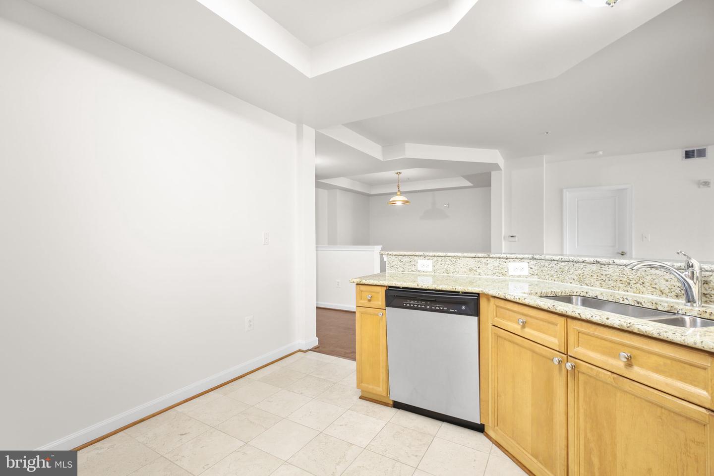 485 HARBOR SIDE ST #405, WOODBRIDGE, Virginia 22191, 2 Bedrooms Bedrooms, ,2 BathroomsBathrooms,Residential,For sale,485 HARBOR SIDE ST #405,VAPW2104288 MLS # VAPW2104288