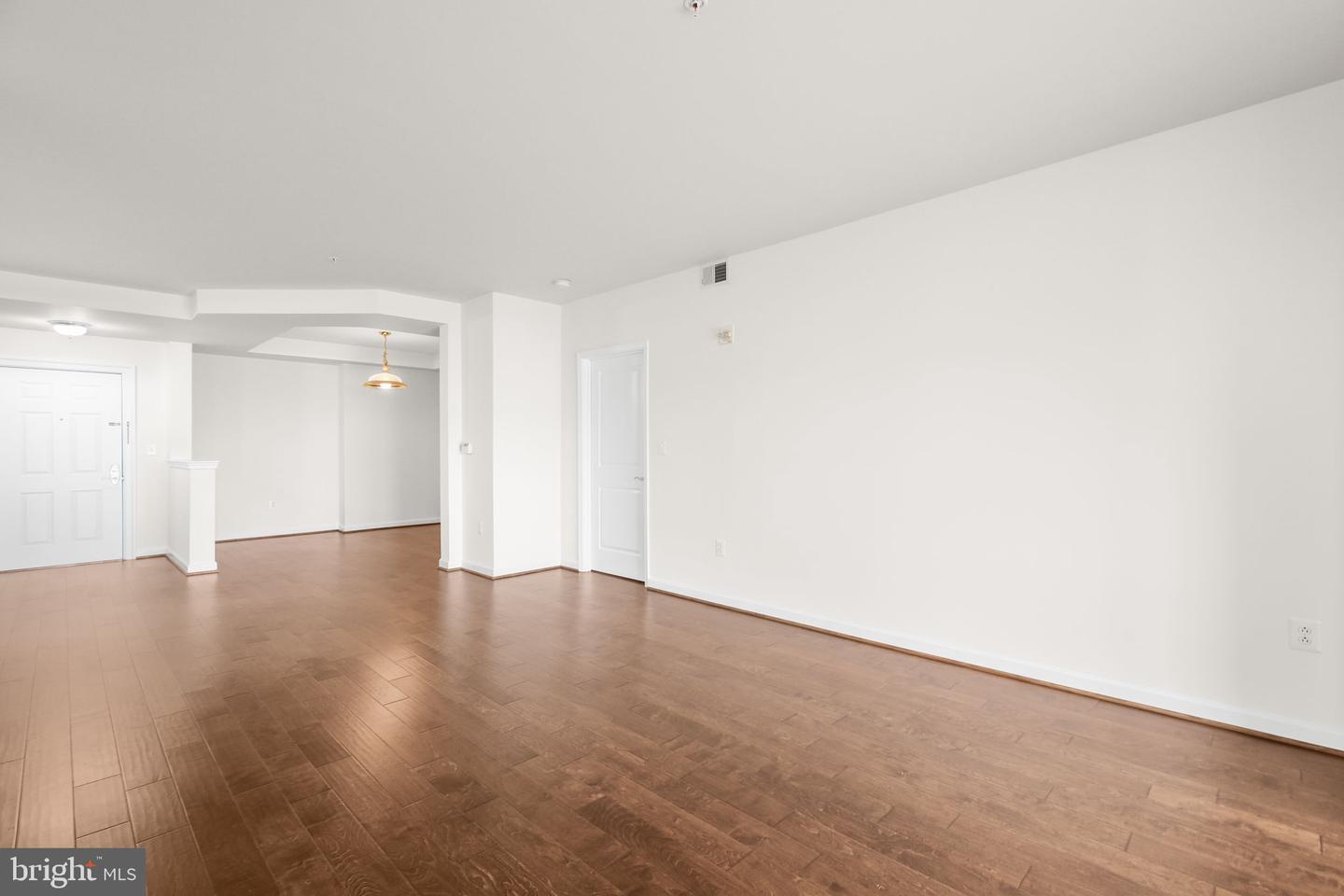 485 HARBOR SIDE ST #405, WOODBRIDGE, Virginia 22191, 2 Bedrooms Bedrooms, ,2 BathroomsBathrooms,Residential,For sale,485 HARBOR SIDE ST #405,VAPW2104288 MLS # VAPW2104288