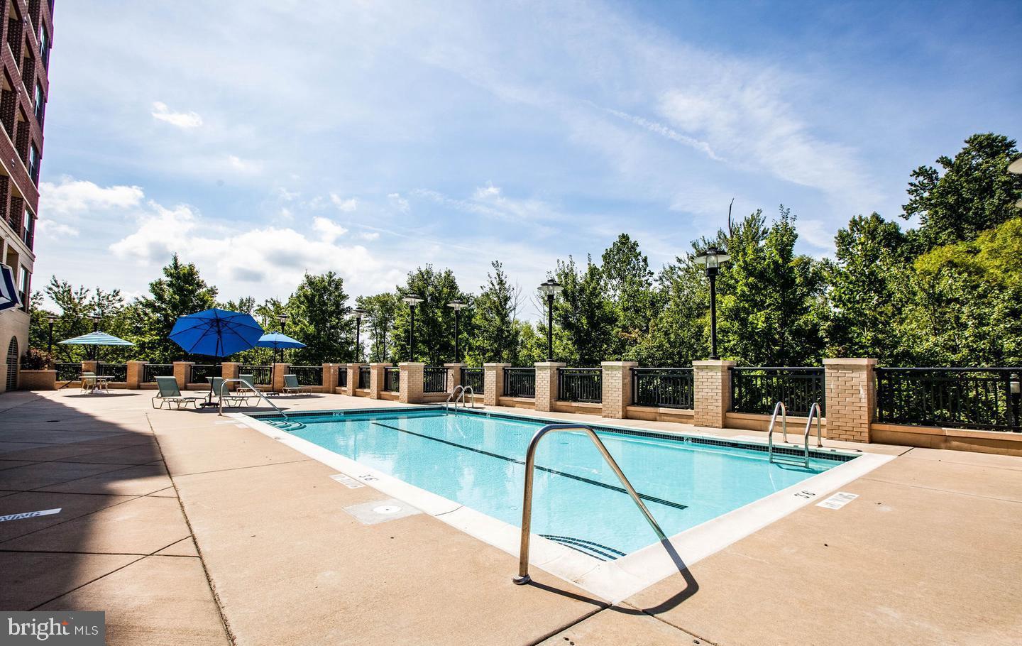 485 HARBOR SIDE ST #405, WOODBRIDGE, Virginia 22191, 2 Bedrooms Bedrooms, ,2 BathroomsBathrooms,Residential,For sale,485 HARBOR SIDE ST #405,VAPW2104288 MLS # VAPW2104288