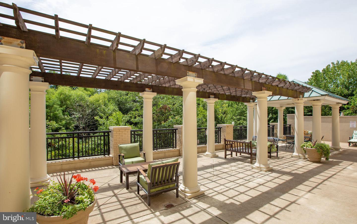 485 HARBOR SIDE ST #405, WOODBRIDGE, Virginia 22191, 2 Bedrooms Bedrooms, ,2 BathroomsBathrooms,Residential,For sale,485 HARBOR SIDE ST #405,VAPW2104288 MLS # VAPW2104288