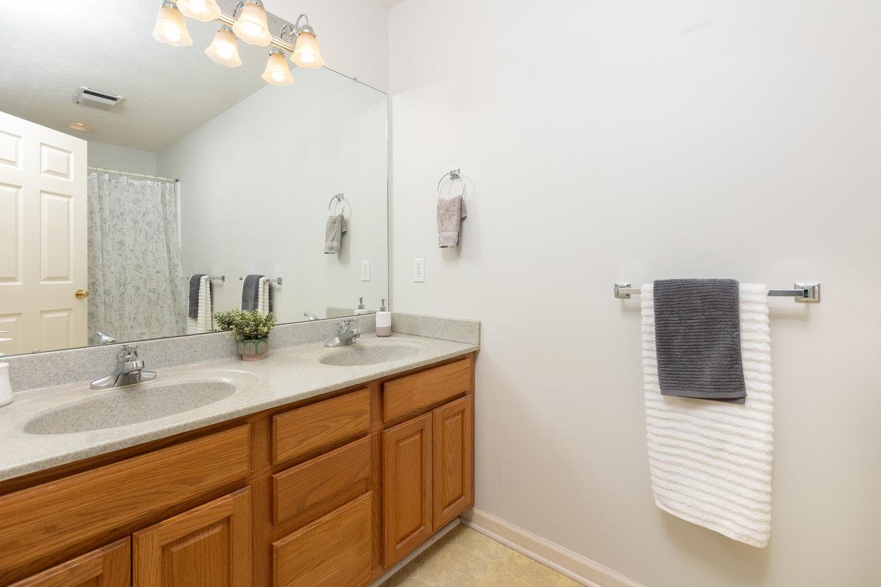 324 DIANA CT, ROCKINGHAM, Virginia 22801, 2 Bedrooms Bedrooms, ,2 BathroomsBathrooms,Residential,324 DIANA CT,671288 MLS # 671288