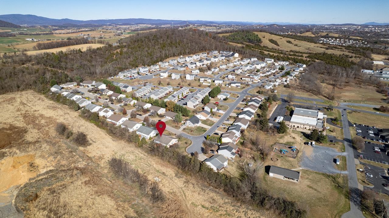 324 DIANA CT, ROCKINGHAM, Virginia 22801, 2 Bedrooms Bedrooms, ,2 BathroomsBathrooms,Residential,324 DIANA CT,671288 MLS # 671288