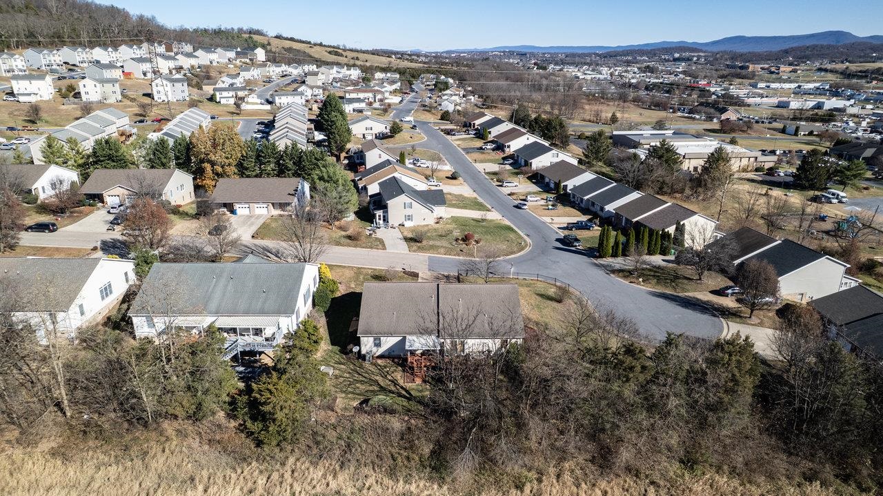 324 DIANA CT, ROCKINGHAM, Virginia 22801, 2 Bedrooms Bedrooms, ,2 BathroomsBathrooms,Residential,324 DIANA CT,671288 MLS # 671288