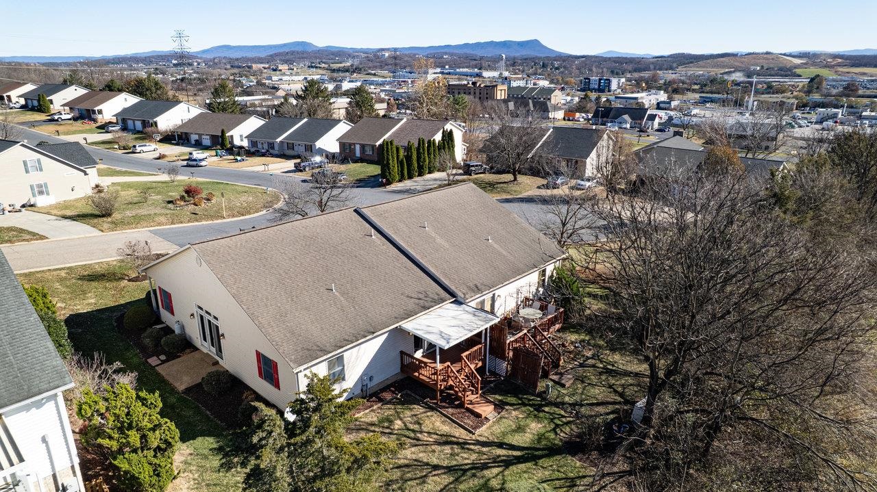 324 DIANA CT, ROCKINGHAM, Virginia 22801, 2 Bedrooms Bedrooms, ,2 BathroomsBathrooms,Residential,324 DIANA CT,671288 MLS # 671288