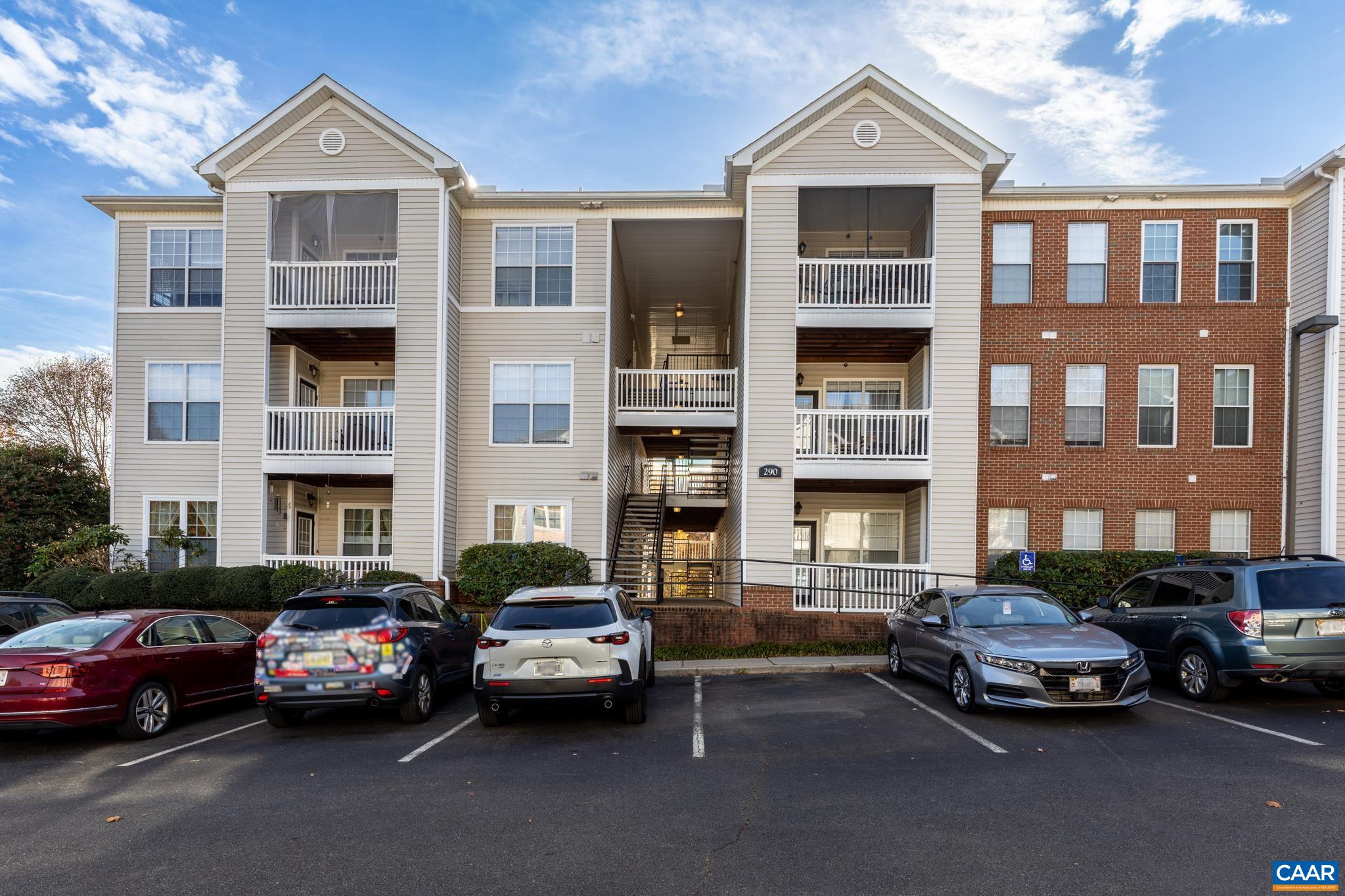 290 RIVERBEND DR, CHARLOTTESVILLE, Virginia 22911, 1 Bedroom Bedrooms, ,1 BathroomBathrooms,Residential,Riverbend Condos Unit 290-2D,290 RIVERBEND DR,671289 MLS # 671289