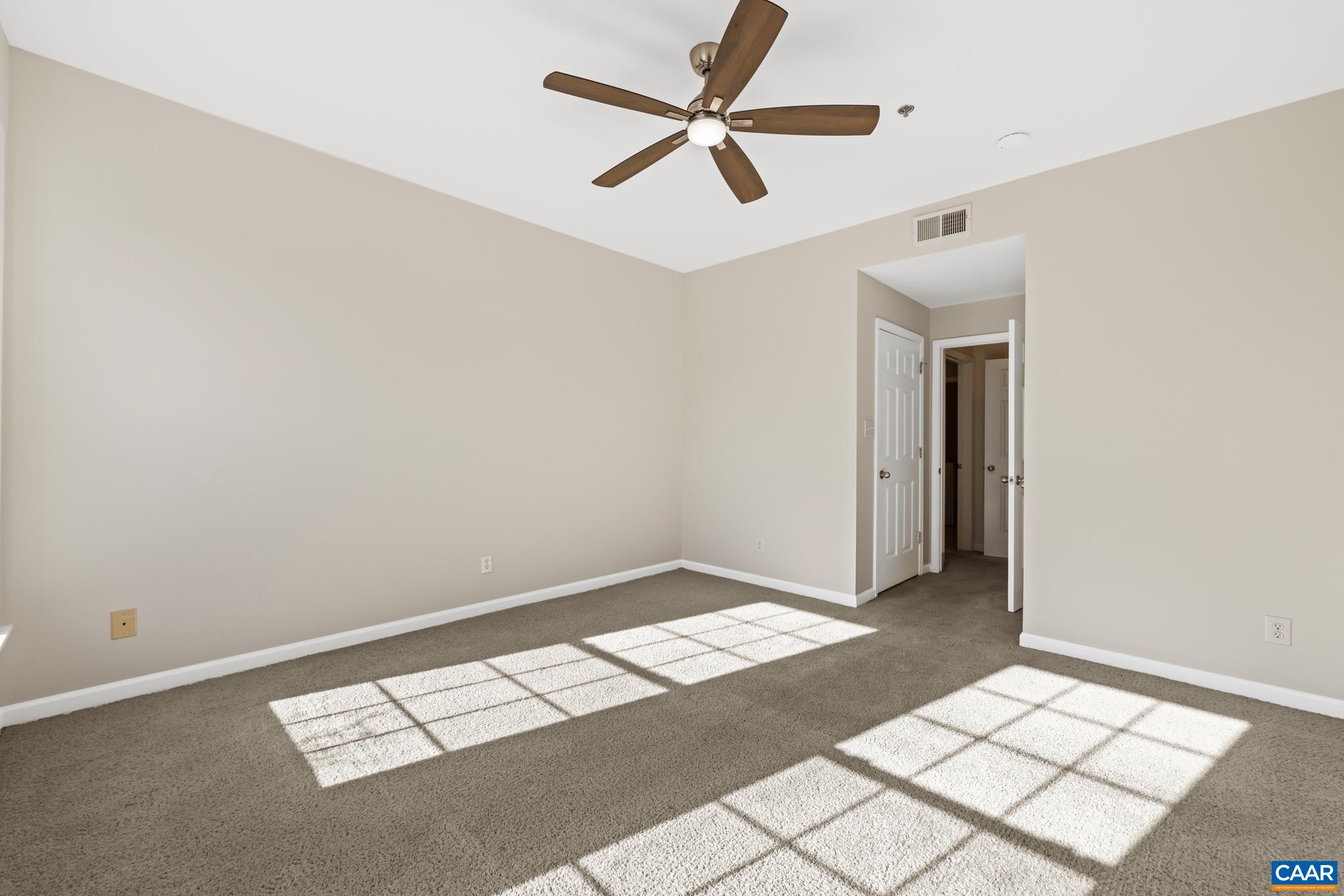 290 RIVERBEND DR, CHARLOTTESVILLE, Virginia 22911, 1 Bedroom Bedrooms, ,1 BathroomBathrooms,Residential,Riverbend Condos Unit 290-2D,290 RIVERBEND DR,671289 MLS # 671289