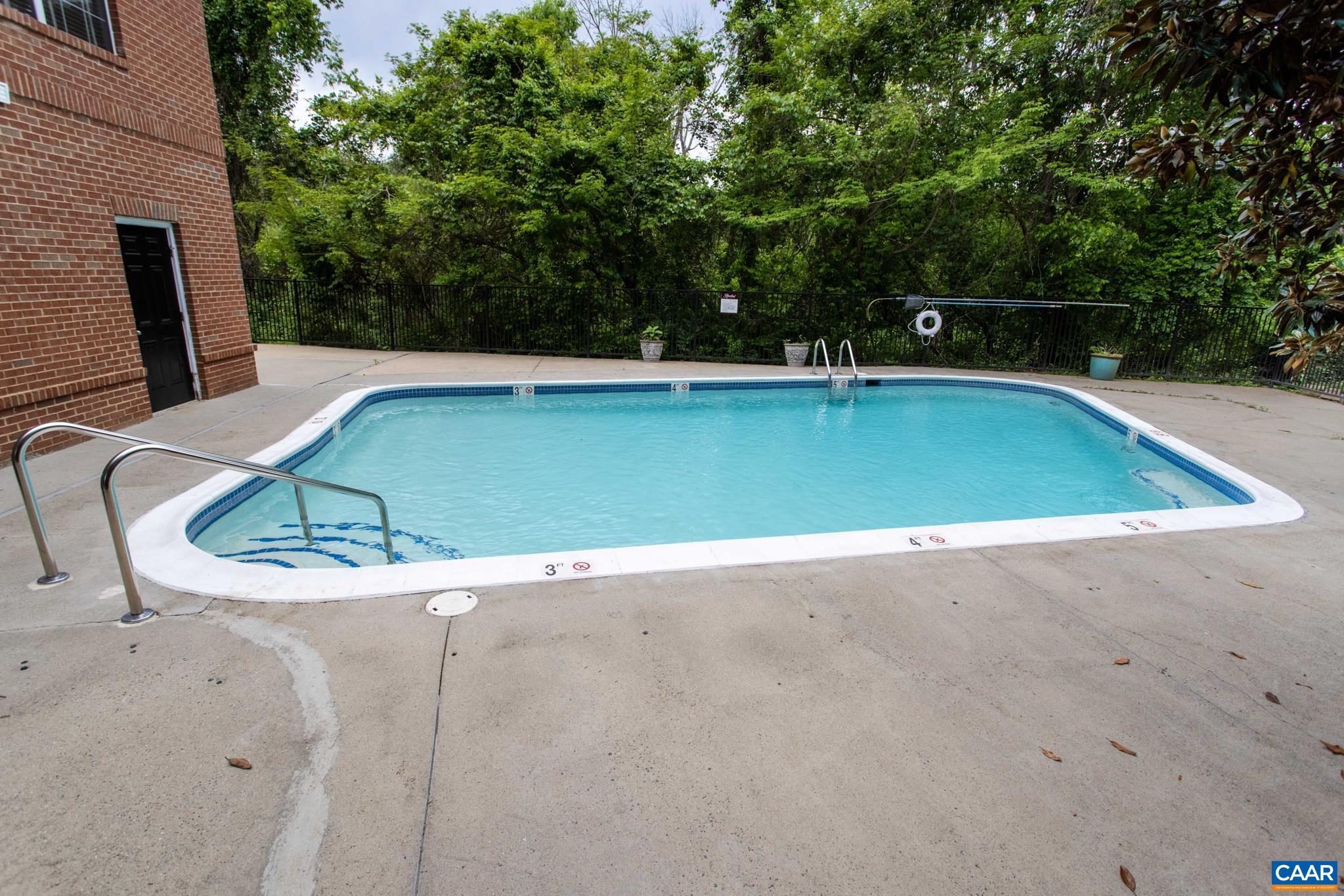 290 RIVERBEND DR, CHARLOTTESVILLE, Virginia 22911, 1 Bedroom Bedrooms, ,1 BathroomBathrooms,Residential,Riverbend Condos Unit 290-2D,290 RIVERBEND DR,671289 MLS # 671289