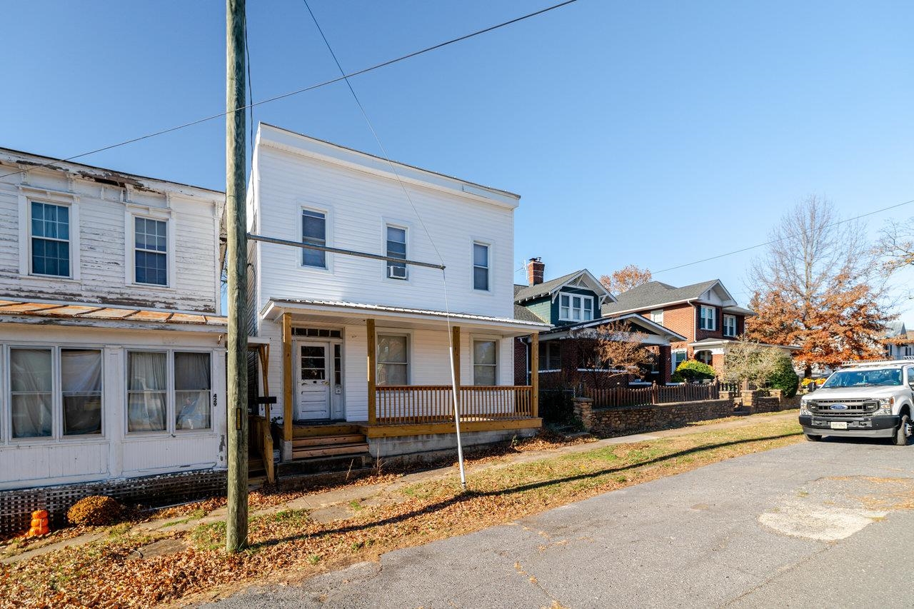 427 FOURTH ST, SHENANDOAH, Virginia 22849, 4 Bedrooms Bedrooms, ,2 BathroomsBathrooms,Residential,427 FOURTH ST,671295 MLS # 671295