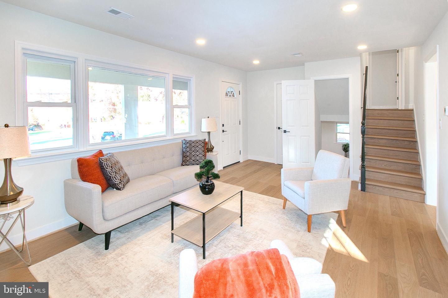 5716 TREMONT CT, ALEXANDRIA, Virginia 22303, 4 Bedrooms Bedrooms, ,3 BathroomsBathrooms,Residential,For sale,5716 TREMONT CT,VAFX2268832 MLS # VAFX2268832