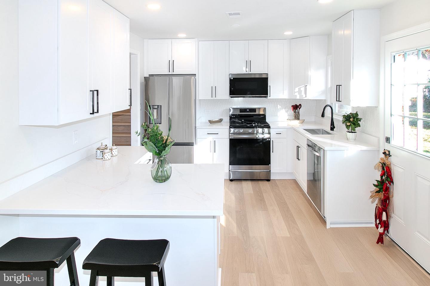 5716 TREMONT CT, ALEXANDRIA, Virginia 22303, 4 Bedrooms Bedrooms, ,3 BathroomsBathrooms,Residential,For sale,5716 TREMONT CT,VAFX2268832 MLS # VAFX2268832