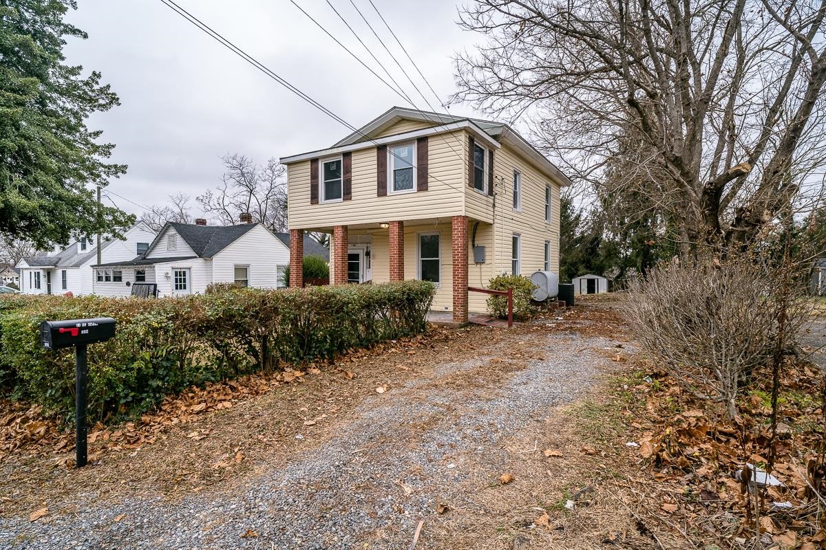 120 CHARLES ST, GORDONSVILLE, Virginia 22942, 3 Bedrooms Bedrooms, ,1 BathroomBathrooms,Residential,120 CHARLES ST,671307 MLS # 671307