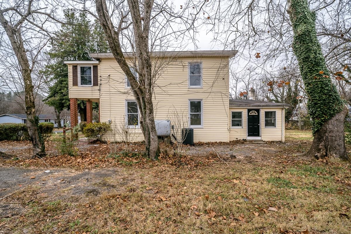 120 CHARLES ST, GORDONSVILLE, Virginia 22942, 3 Bedrooms Bedrooms, ,1 BathroomBathrooms,Residential,120 CHARLES ST,671307 MLS # 671307