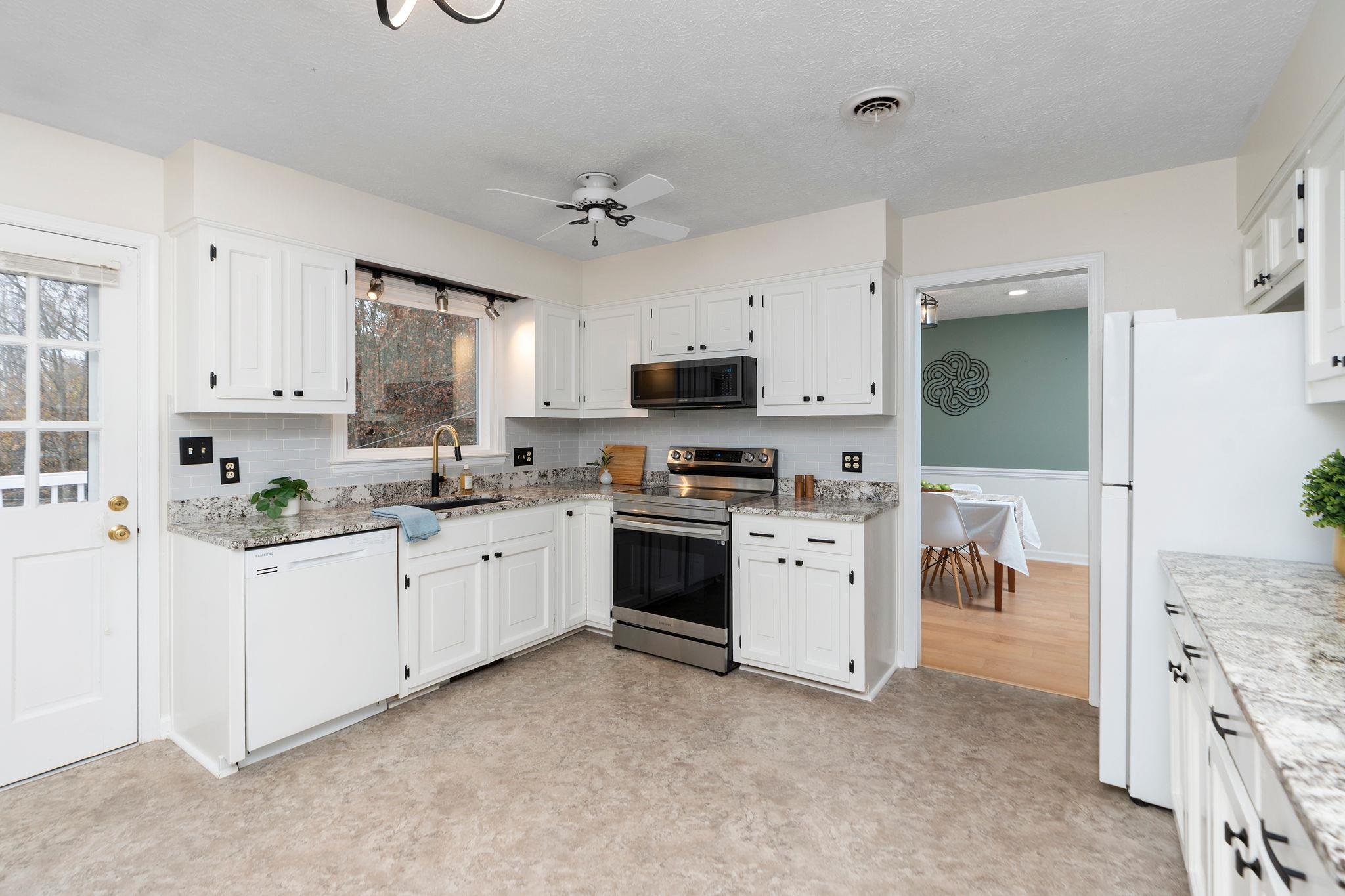 1222 PINEHURST RD, STAUNTON, Virginia 24401, 3 Bedrooms Bedrooms, ,2 BathroomsBathrooms,Residential,1222 PINEHURST RD,671308 MLS # 671308