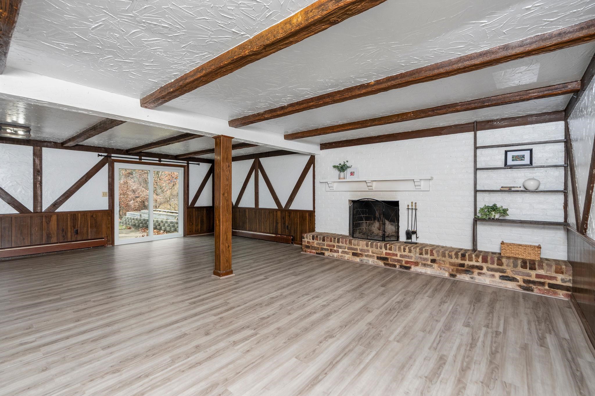 1222 PINEHURST RD, STAUNTON, Virginia 24401, 3 Bedrooms Bedrooms, ,2 BathroomsBathrooms,Residential,1222 PINEHURST RD,671308 MLS # 671308