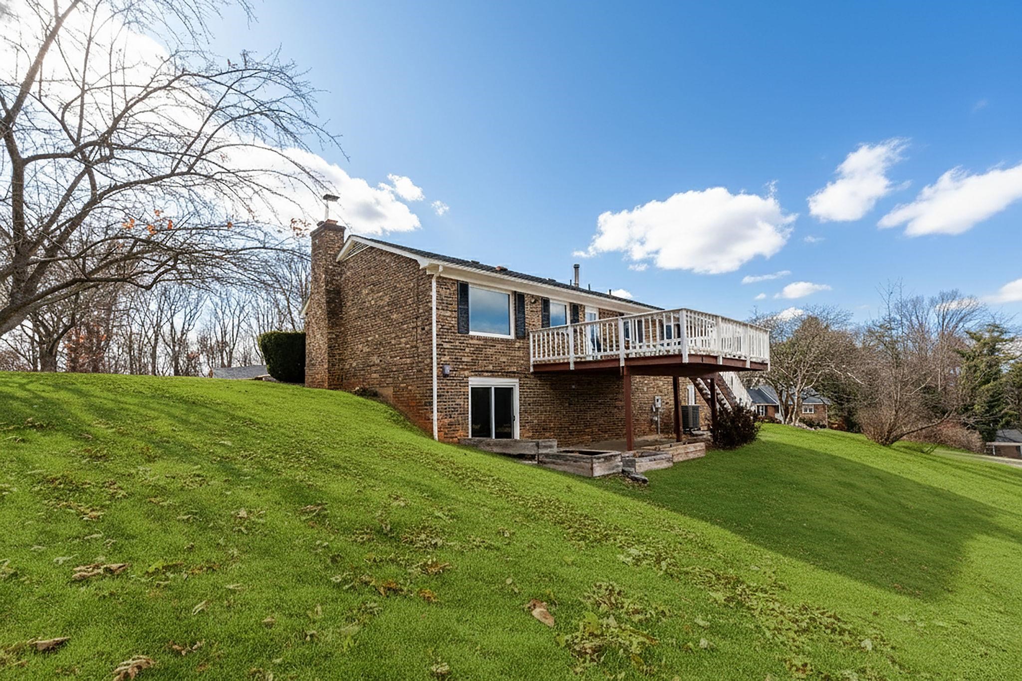 1222 PINEHURST RD, STAUNTON, Virginia 24401, 3 Bedrooms Bedrooms, ,2 BathroomsBathrooms,Residential,1222 PINEHURST RD,671308 MLS # 671308