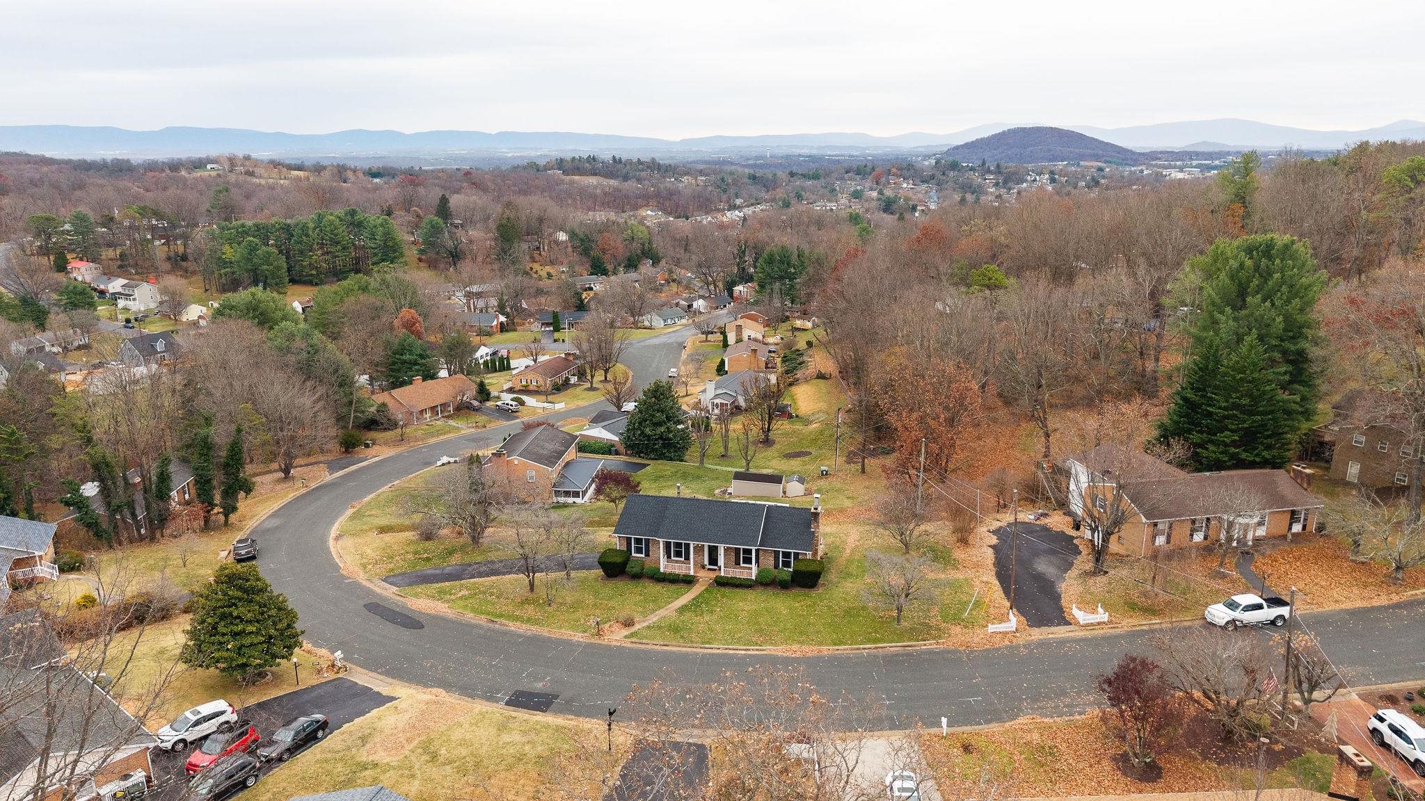 1222 PINEHURST RD, STAUNTON, Virginia 24401, 3 Bedrooms Bedrooms, ,2 BathroomsBathrooms,Residential,1222 PINEHURST RD,671308 MLS # 671308