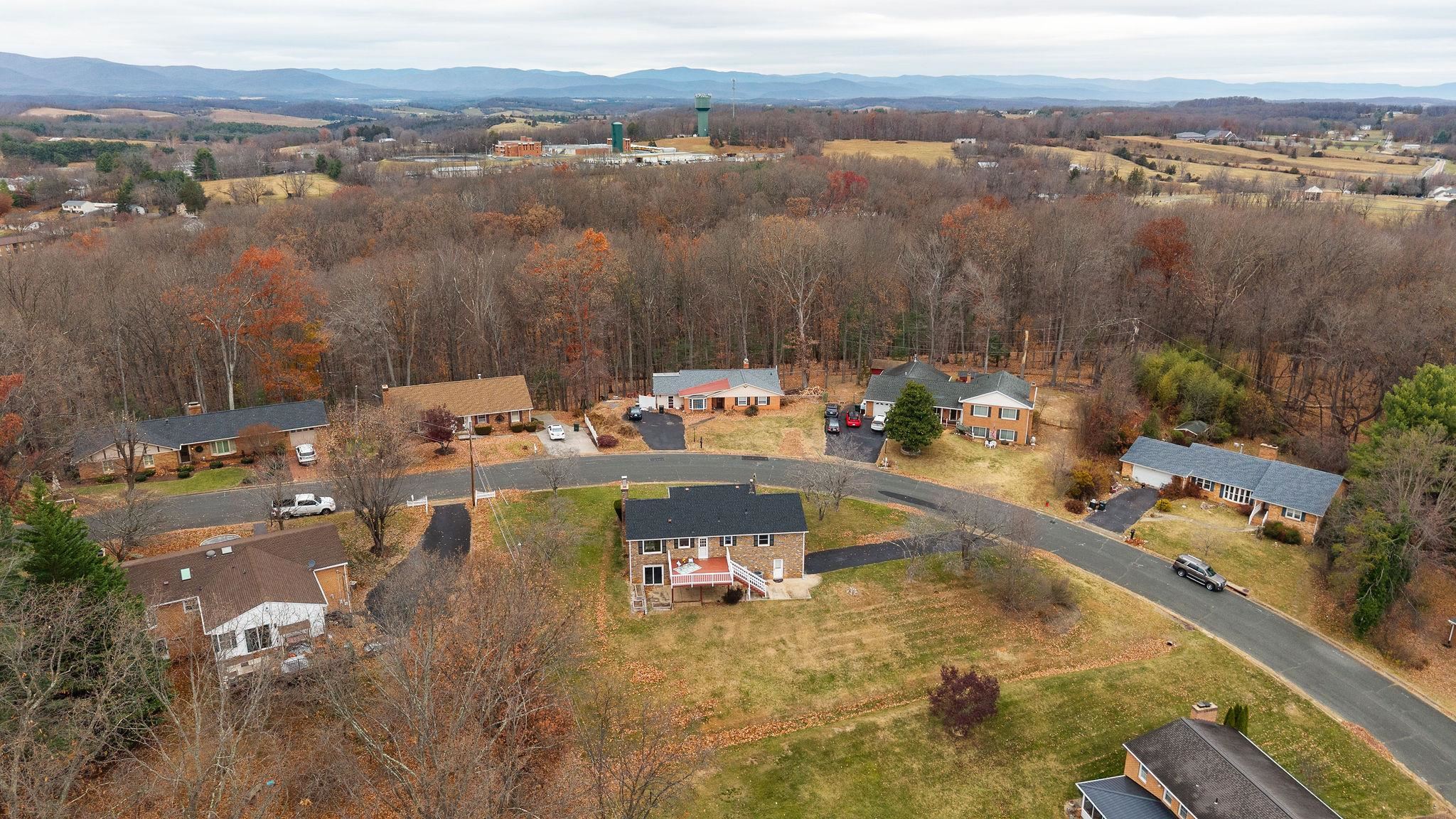 1222 PINEHURST RD, STAUNTON, Virginia 24401, 3 Bedrooms Bedrooms, ,2 BathroomsBathrooms,Residential,1222 PINEHURST RD,671308 MLS # 671308