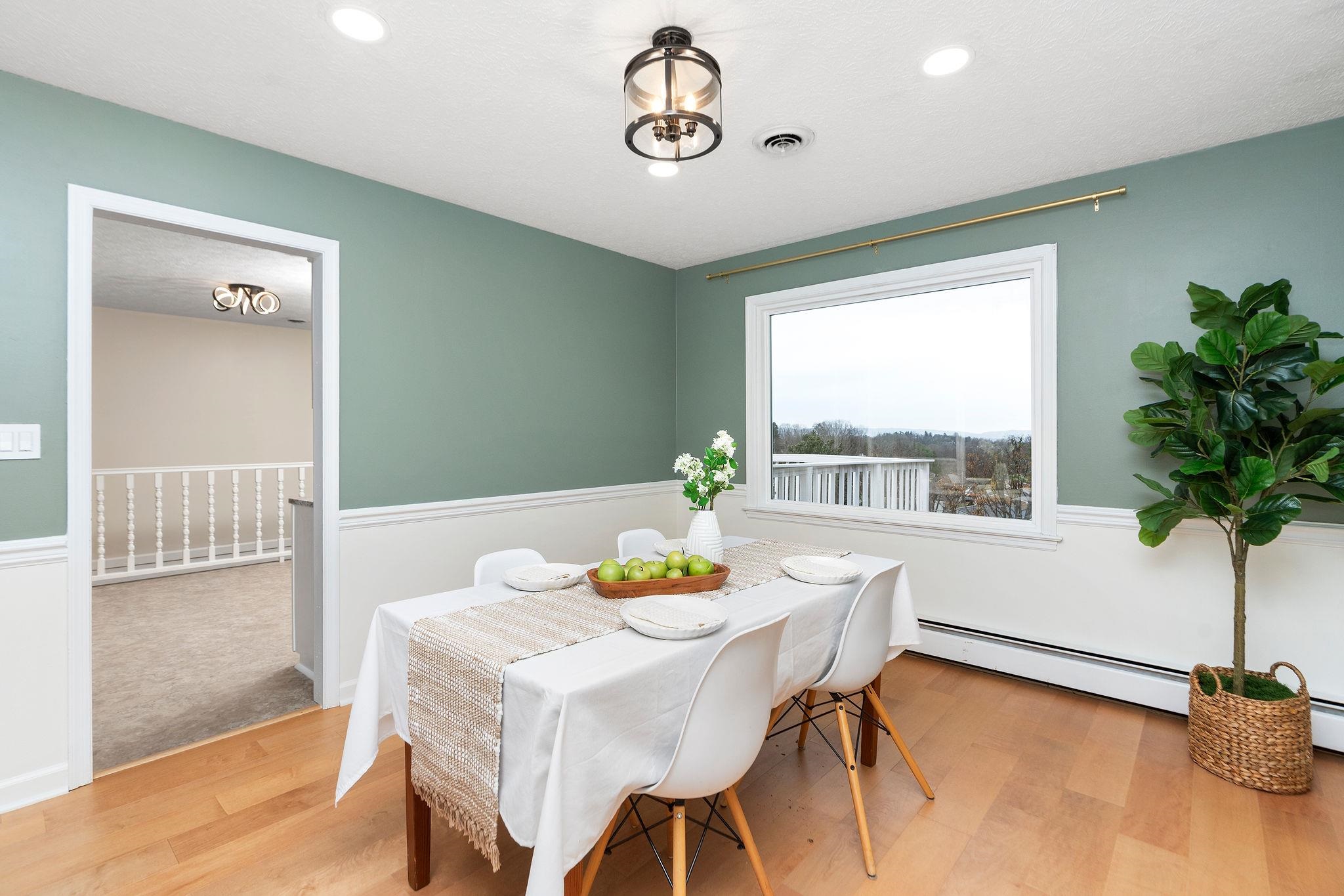 1222 PINEHURST RD, STAUNTON, Virginia 24401, 3 Bedrooms Bedrooms, ,2 BathroomsBathrooms,Residential,1222 PINEHURST RD,671308 MLS # 671308