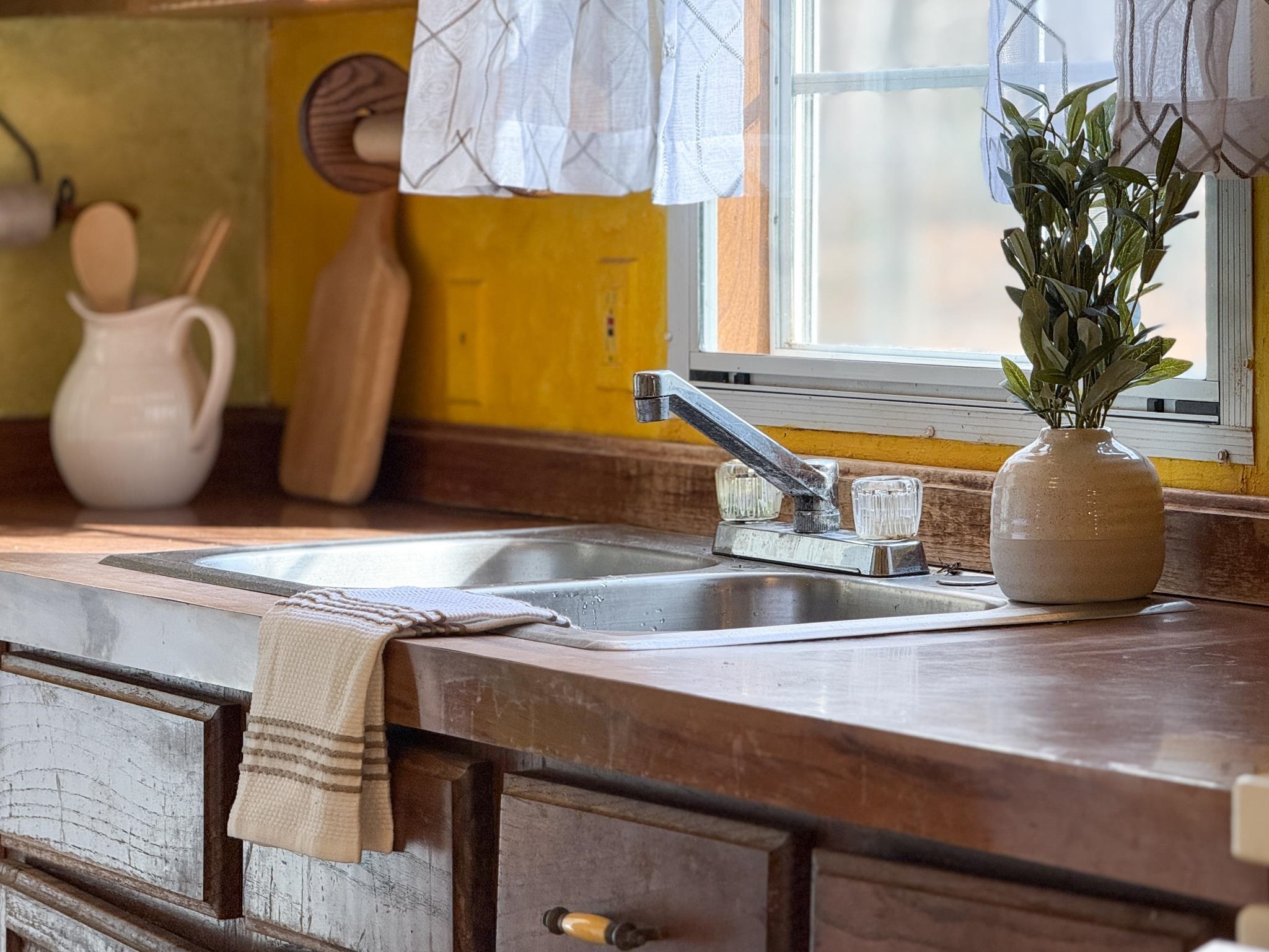 127 KAOLIN SPRING LN, GREENVILLE, Virginia 24440, 3 Bedrooms Bedrooms, ,2 BathroomsBathrooms,Residential,127 KAOLIN SPRING LN,671311 MLS # 671311