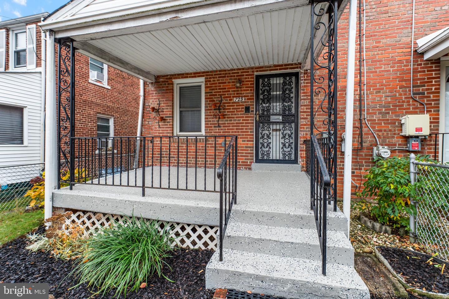 723 EMERSON ST NE, WASHINGTON, District Of Columbia 20017, 2 Bedrooms Bedrooms, 5 Rooms Rooms,1 BathroomBathrooms,Residential,For sale,723 EMERSON ST NE,DCDC2224610 MLS # DCDC2224610