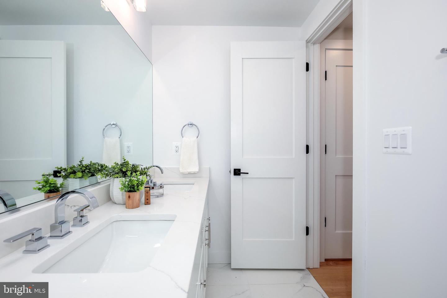 1009 RHODE ISLAND AVE NE #1, WASHINGTON, District Of Columbia 20018, 2 Bedrooms Bedrooms, 5 Rooms Rooms,2 BathroomsBathrooms,Residential,For sale,1009 RHODE ISLAND AVE NE #1,DCDC2226332 MLS # DCDC2226332 1009 RHODE ISLAND AVE NE #1, WASHINGTON, District Of Columbia 20018, 2 Bedrooms Bedrooms, 5 Rooms Rooms,2 BathroomsBathrooms,Residential,For sale,1009 RHODE ISLAND AVE NE #1,DCDC2226332 MLS # DCDC2226332