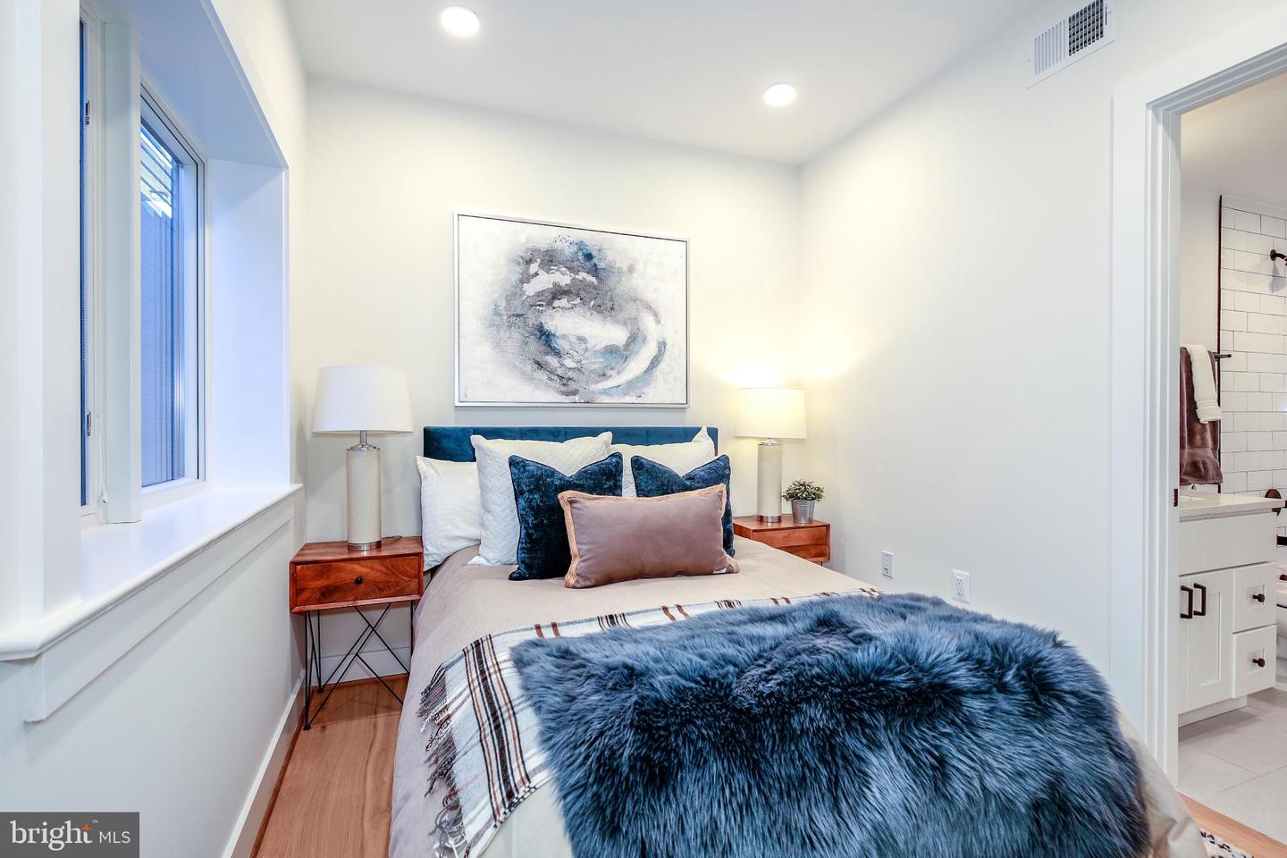 1009 RHODE ISLAND AVE NE #1, WASHINGTON, District Of Columbia 20018, 2 Bedrooms Bedrooms, 5 Rooms Rooms,2 BathroomsBathrooms,Residential,For sale,1009 RHODE ISLAND AVE NE #1,DCDC2226332 MLS # DCDC2226332 1009 RHODE ISLAND AVE NE #1, WASHINGTON, District Of Columbia 20018, 2 Bedrooms Bedrooms, 5 Rooms Rooms,2 BathroomsBathrooms,Residential,For sale,1009 RHODE ISLAND AVE NE #1,DCDC2226332 MLS # DCDC2226332