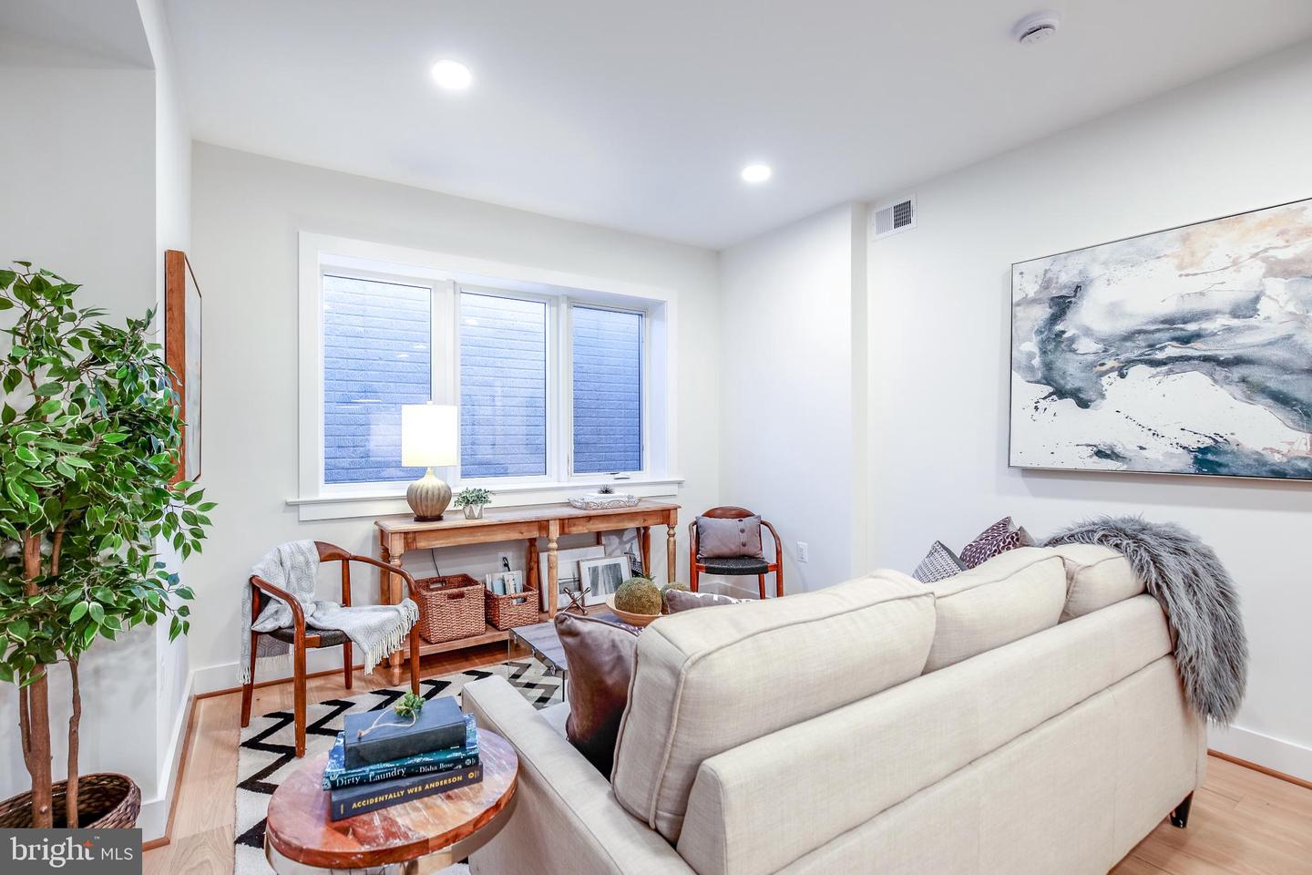 1009 RHODE ISLAND AVE NE #1, WASHINGTON, District Of Columbia 20018, 2 Bedrooms Bedrooms, 5 Rooms Rooms,2 BathroomsBathrooms,Residential,For sale,1009 RHODE ISLAND AVE NE #1,DCDC2226332 MLS # DCDC2226332 1009 RHODE ISLAND AVE NE #1, WASHINGTON, District Of Columbia 20018, 2 Bedrooms Bedrooms, 5 Rooms Rooms,2 BathroomsBathrooms,Residential,For sale,1009 RHODE ISLAND AVE NE #1,DCDC2226332 MLS # DCDC2226332